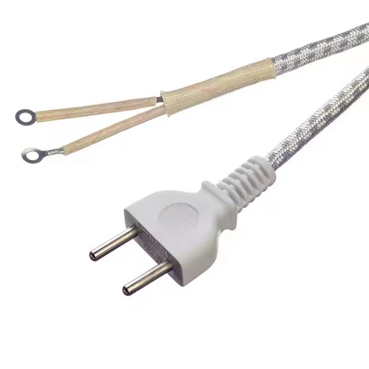 Venta caliente 2 pin 220v 16a cable de cable trenzado de cable eléctrico LED lámpara E27 Dc de cobre Karachi cable de energía para el hierro en Pakistán