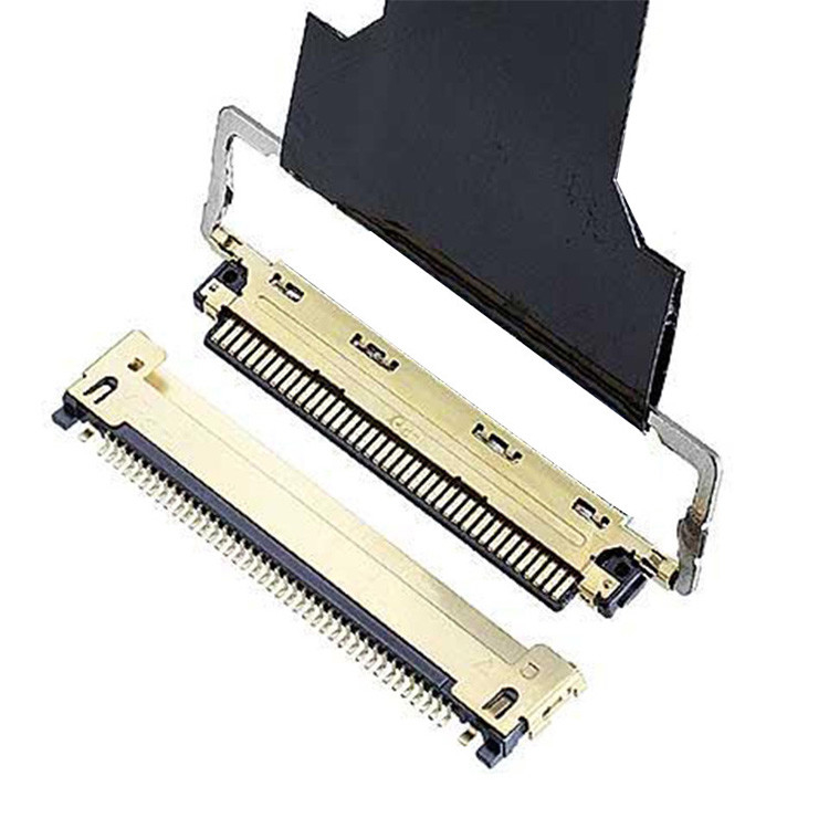 CABLINE-CBL 20472, 20473-040T-10R, 20474-040E-12 Un conector micro-coaxial con tipo de acoplamiento horizontal y conexión mecánica